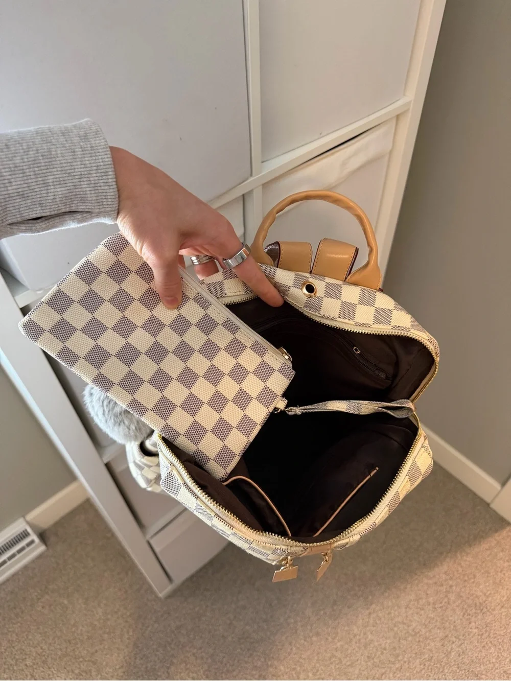 CHECKERED BACKPACK & WRISTLET